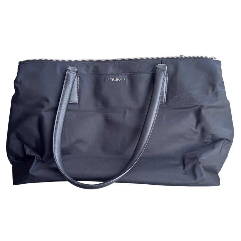 TUMI Voyageur Black Nylon Zip Top Tote Bag 484395D0 Magnetic Snap Work Travel